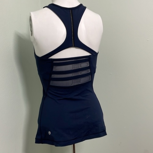 Lululemon shirt lot size 2 - Picture 13 of 16